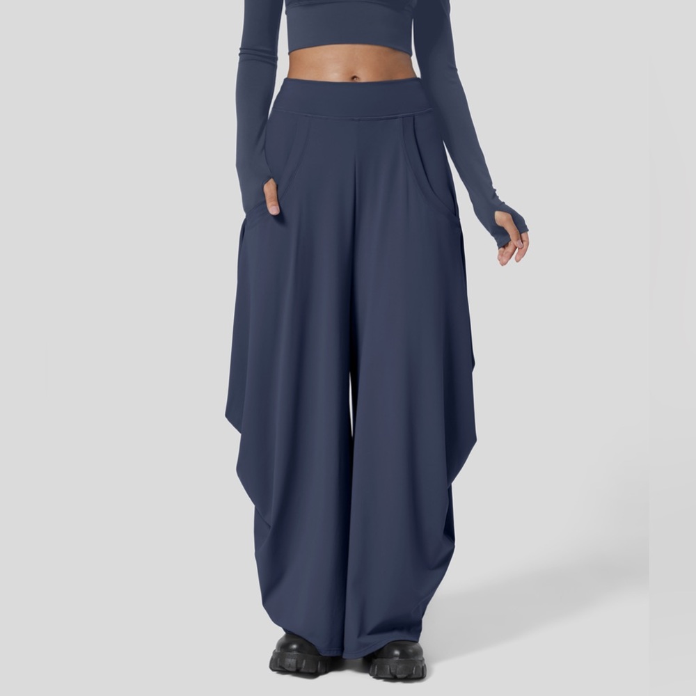 Halara - mid rise multiple pockets draped wide leg casual pants. XL (Reg) NWT